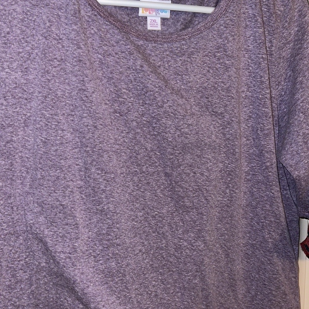 2-2XL GiGi shirts - Picture 3 of 4
